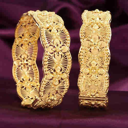 22Kt Gold Chur Bangles With Hallmarked