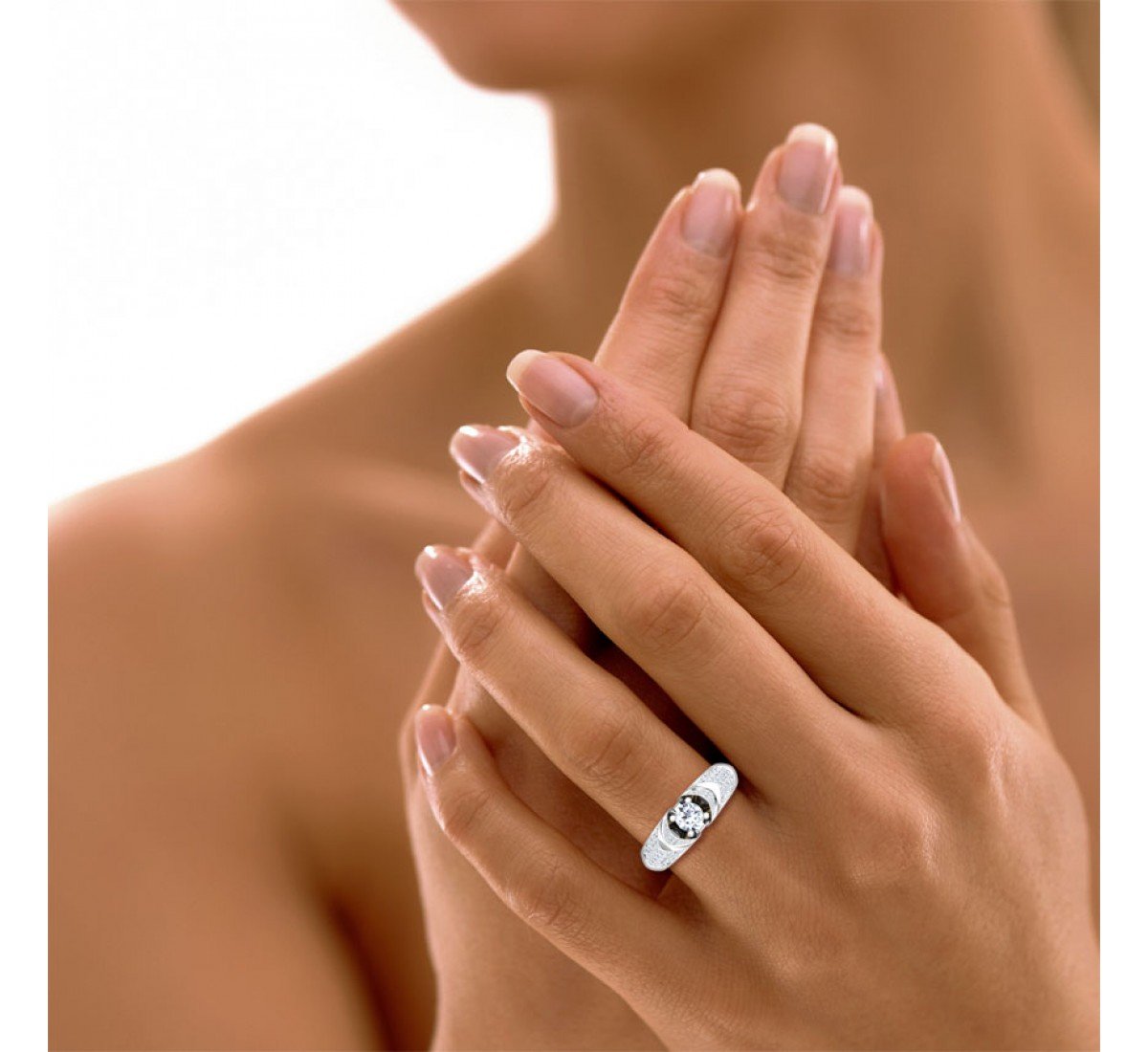 Nishk Lyra Solitaire Diamond Ring