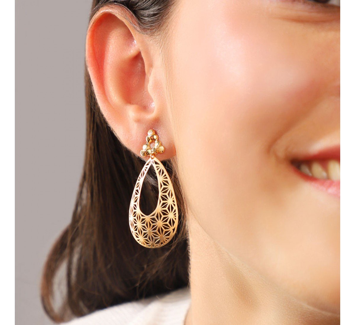 Anvi Symmetric Gold Earrings