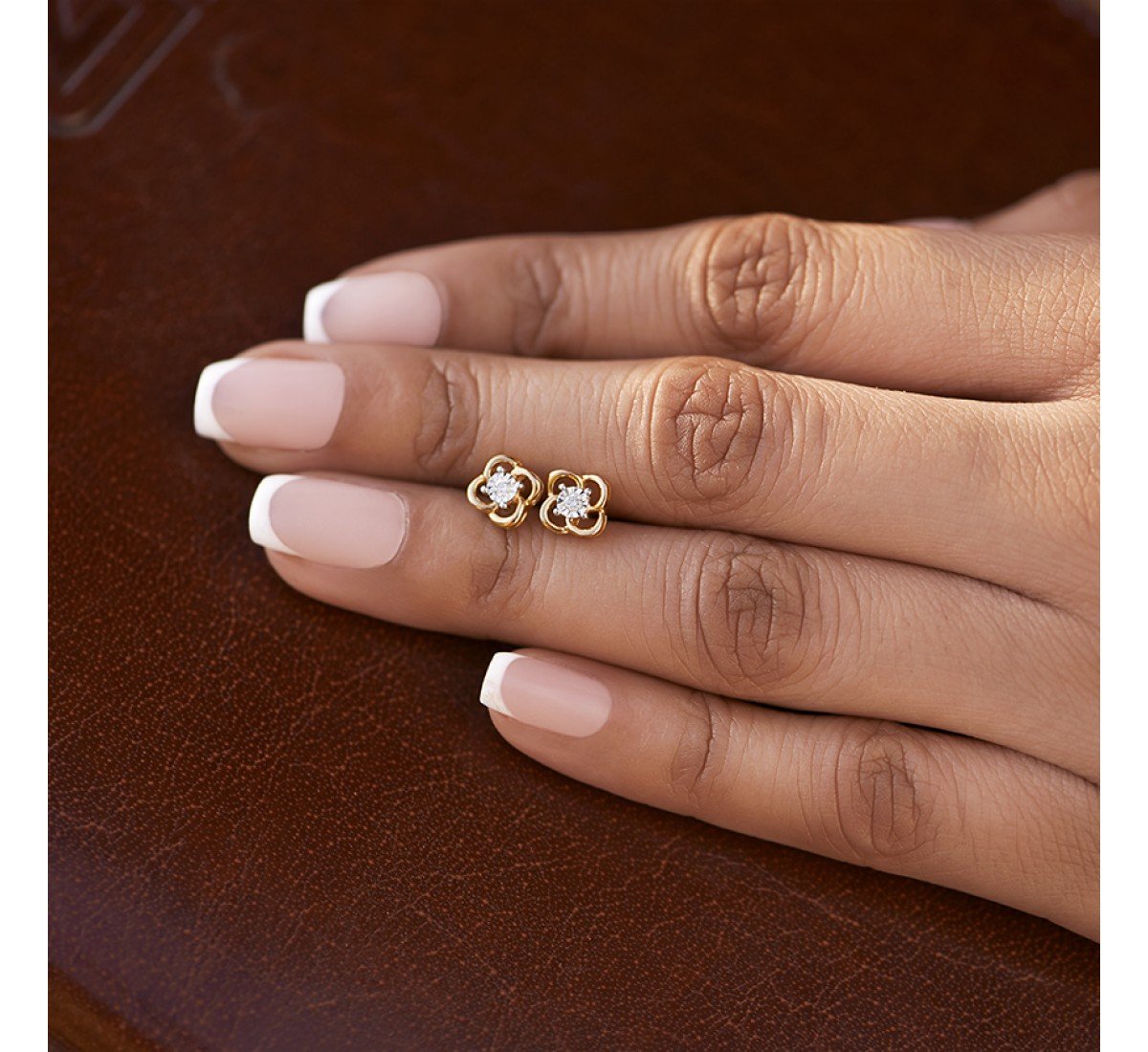 Stripes Plate Diamond Stud Earrings