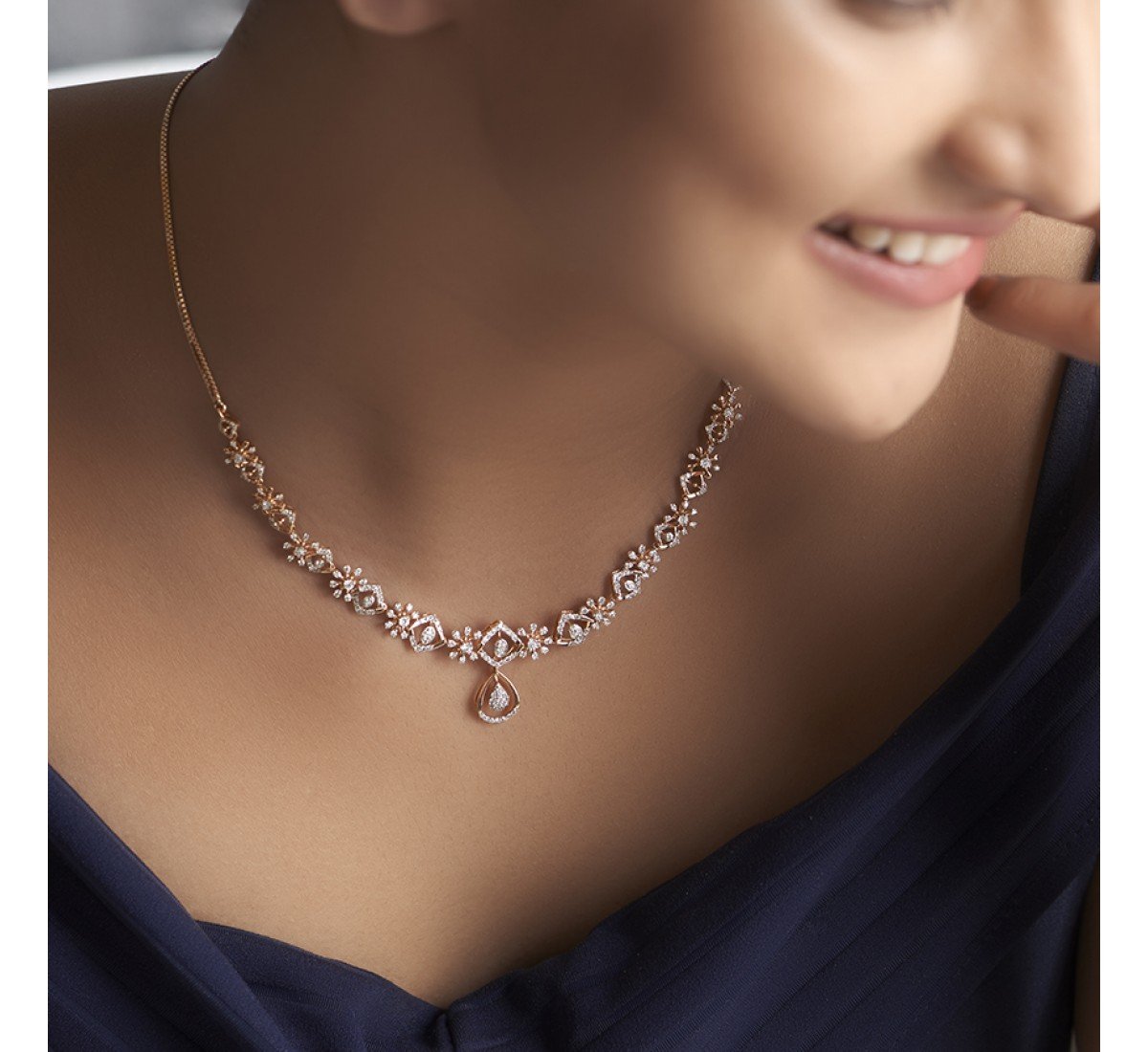 Garrulous Diamond Necklace