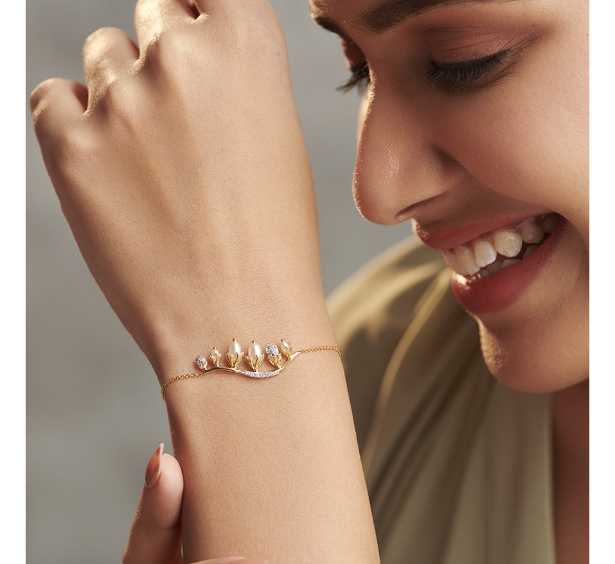 Grained Pearl Diamond Bracelet