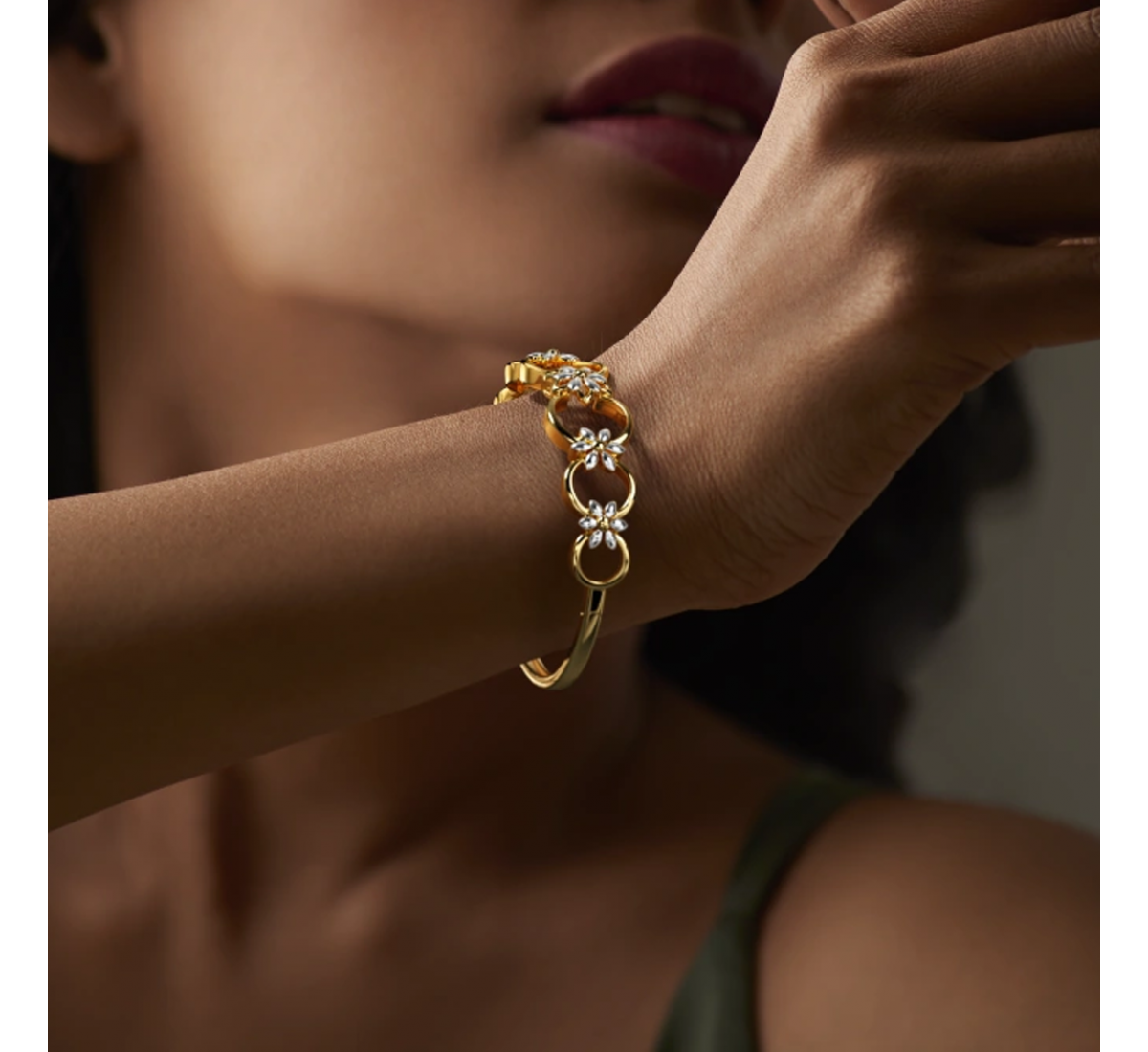 Gwyneth Gold Bangles