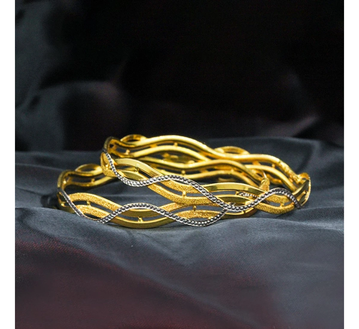 Aleanor Parnika Gold Bangles